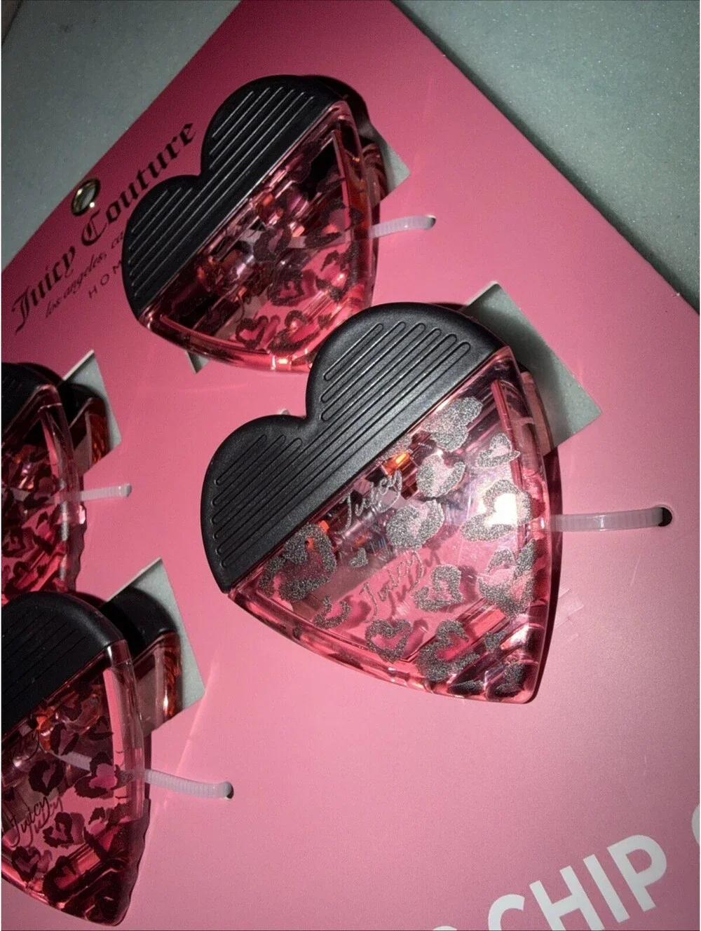 JUICY COUTURE SET 4 HEART 💜 SHAPED Magnetic CHIP CLIPS LEOPARD PRINT NIP